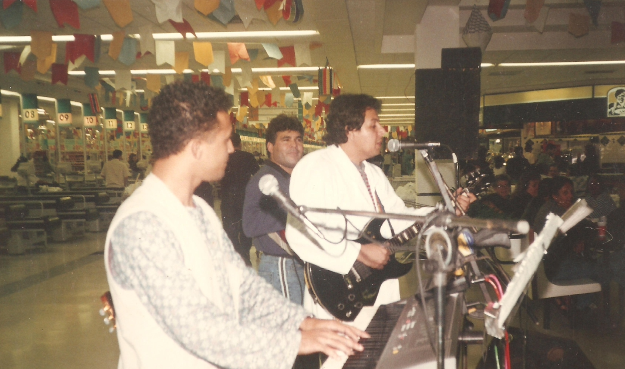 Description for Edu Yan no Carrefour de Sulacap